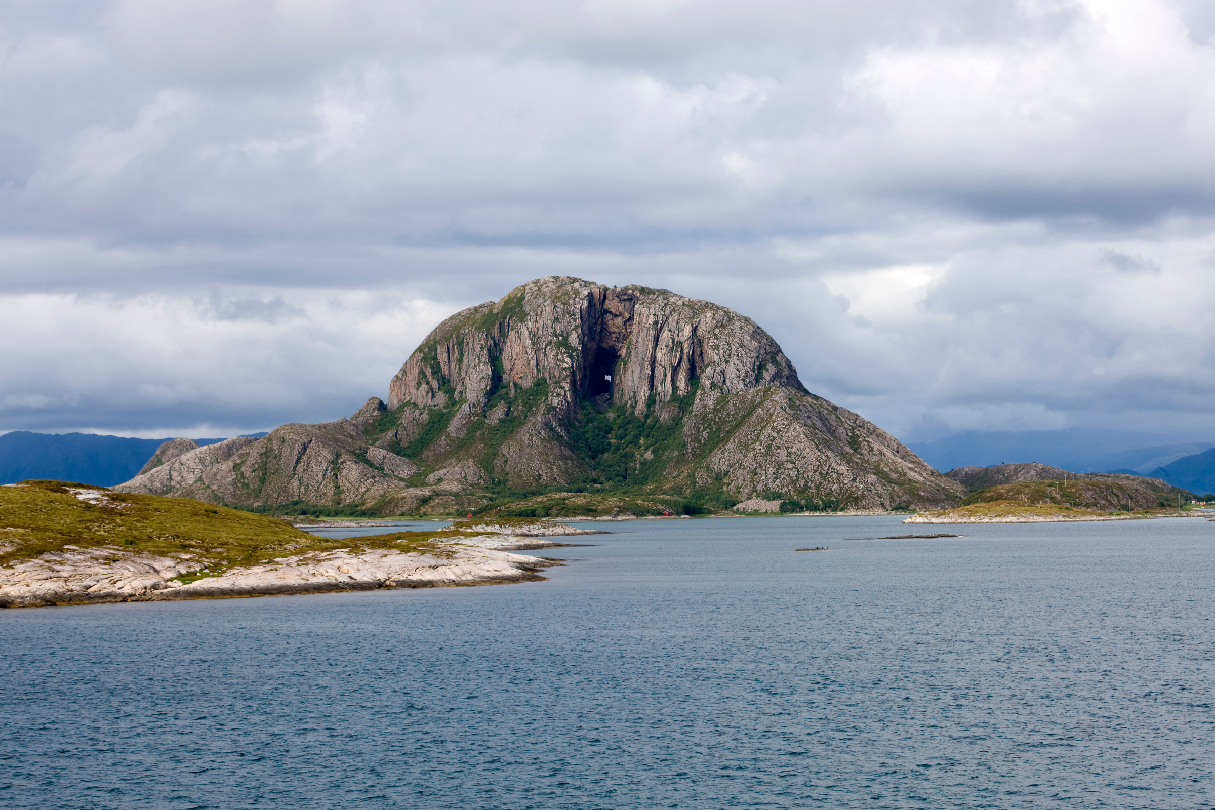 191 torghatten, toget island.webp